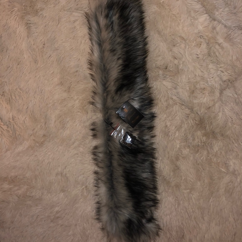 Faux fur hood trim
